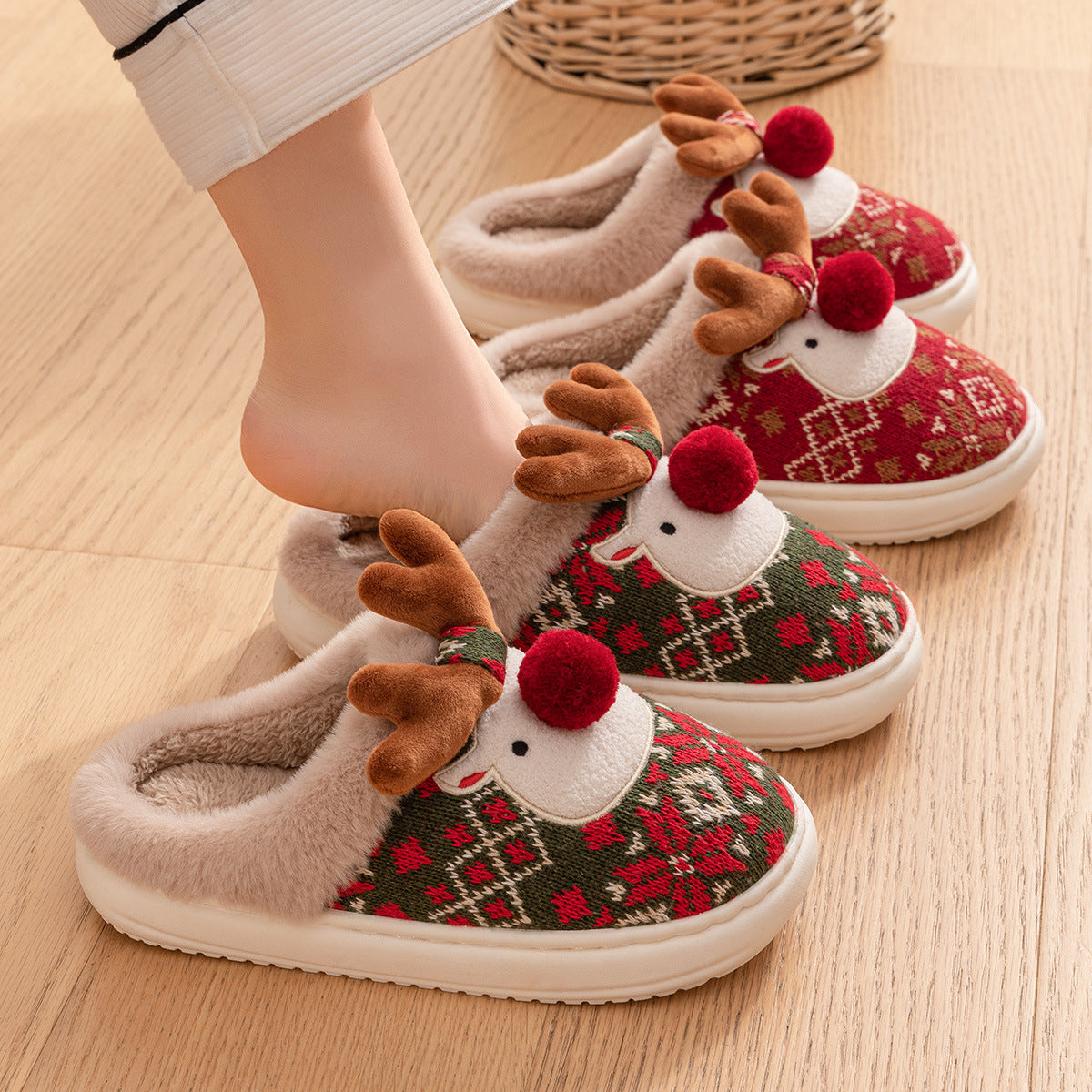 Cute Christmas Elk Plush Slippers – Cozy Non-Slip Winter Home Shoes